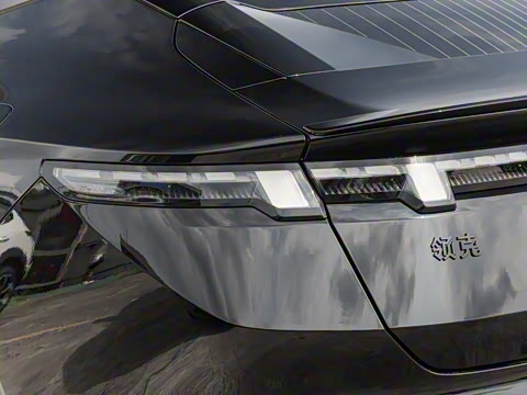 2025�� 240����Ultra�˶���