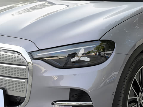 2026�� ����� 400 L 4MATIC