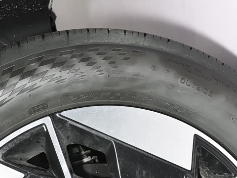 2025�� ����SMART�� 64.2kWh