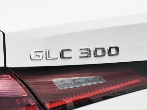 2026�� �Ŀ� GLC 300 4MATIC ����SUV
