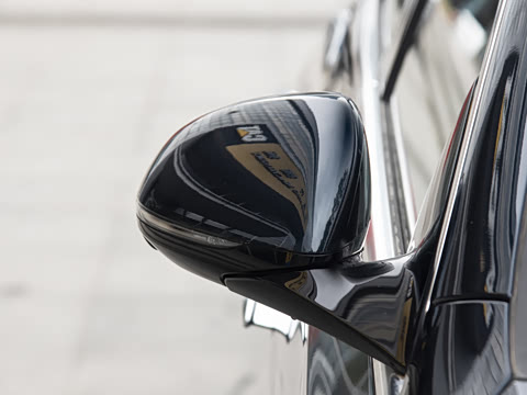 2026�� E 300 L ������