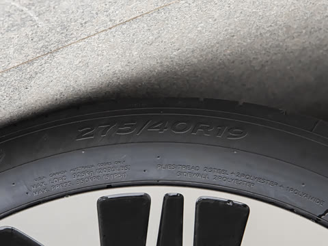 2026�� E 300 L ������