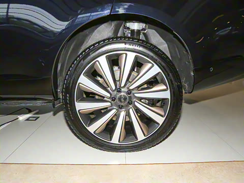 2024�� 4.4 V8 SV���ٴ����ӳ��� 4��