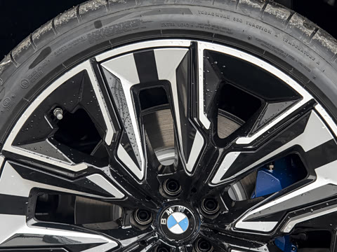 2026�� xDrive30L ������ M�˶���ҹ��װ