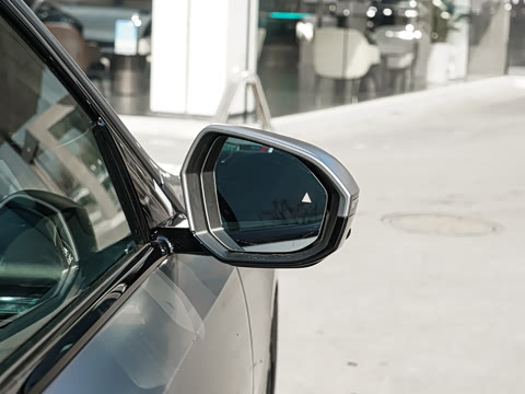 2026�� �Ŀ� 530Li ������ M�˶���װ