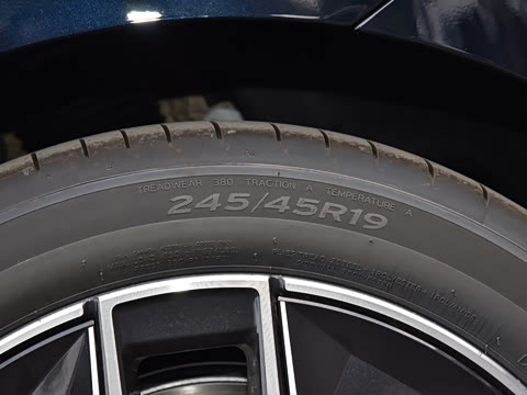 2026�� �Ŀ� eDrive 35L M�˶���װ