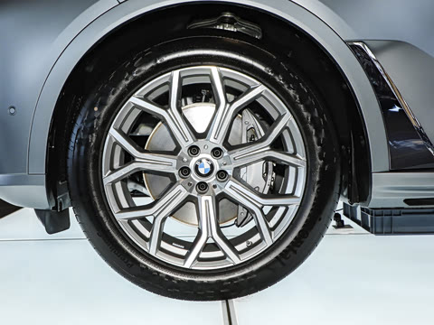 2024�� xDrive40i �����ͺ�����װ