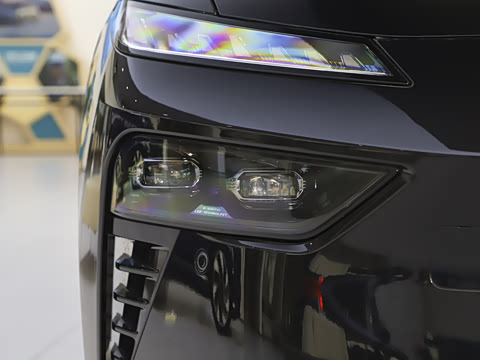 2025�� ���� 650MaxѲ����