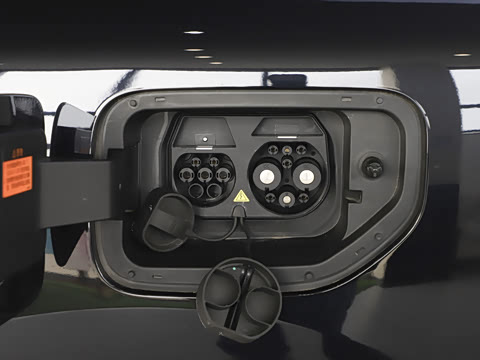 2025�� ���� 650MaxѲ����