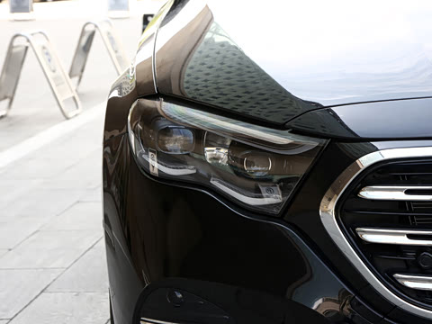 2026�� �Ŀ� E 300 L �����