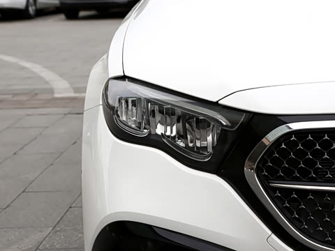 2026�� �Ŀ�� E 300 L ʱ���˶���