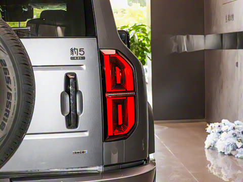 2025�� 210KM ����Ultra��