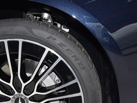 2026�� E 300 L �����