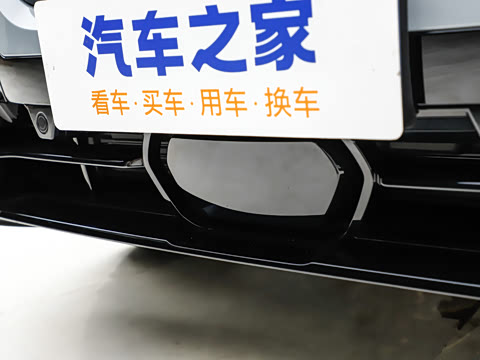 2024�� xDrive40i ������M�˶���װ