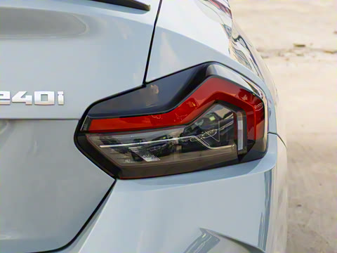 2025�� M240i xDrive