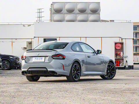 2025�� M240i xDrive