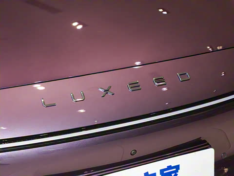 2025�� 703km Ultra�˶���