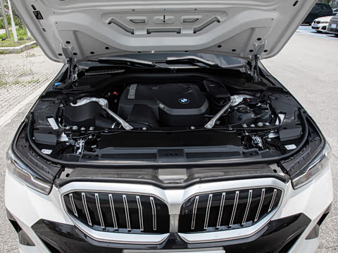 2026�� 525i M�˶���װ