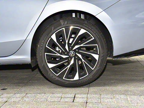 2026�� L 300TSI DSG ������