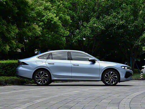 2026�� L 300TSI DSG ������