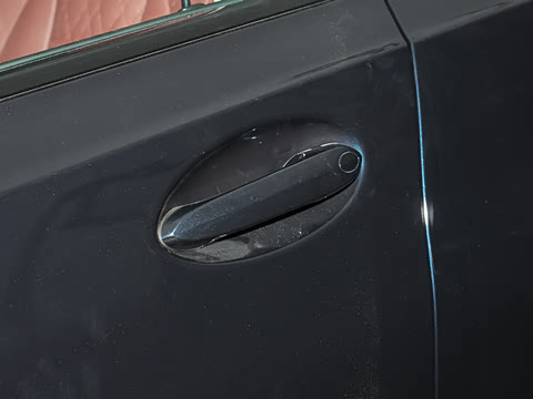 2026�� 330Li M�˶���ҹ��װ