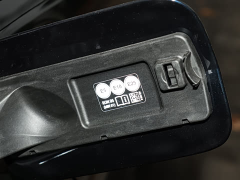 2026�� 330Li M�˶���ҹ��װ