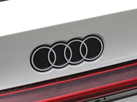 2026�� TFSI quattro 200kW �콢������