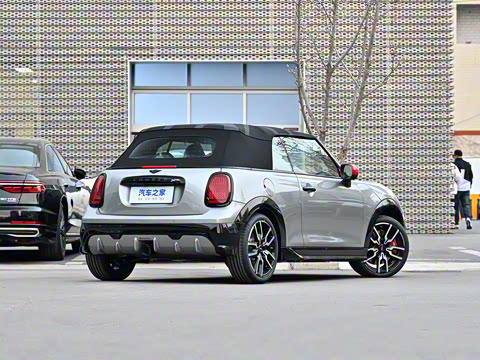 2025�� JOHN COOPER WORKS CABRIO