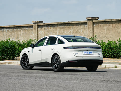 2027�� EV 530KM������
