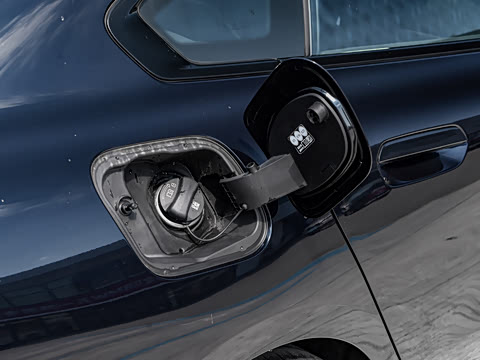 2026�� M235L