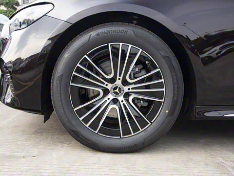 2025�� �Ŀ� E 260 L