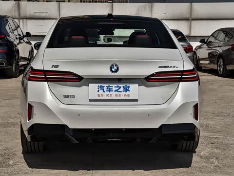 2026�� �Ŀ� eDrive 35L M�˶���װ