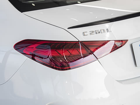 2026�� C 260 L �ҹ�˶���