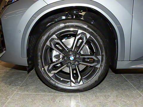 2025�� sDrive25i M�˶���װ