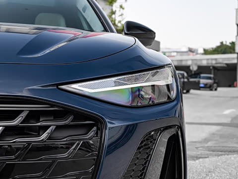 2026�� 2.0T quattro ������	