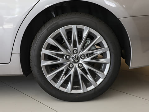 2026�� ˫�� 2.5L XLE����