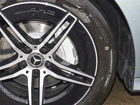 2026�� E 300 ʱ�����˶���