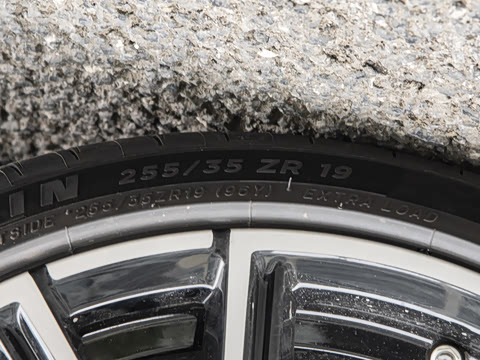 2026�� M240i xDrive