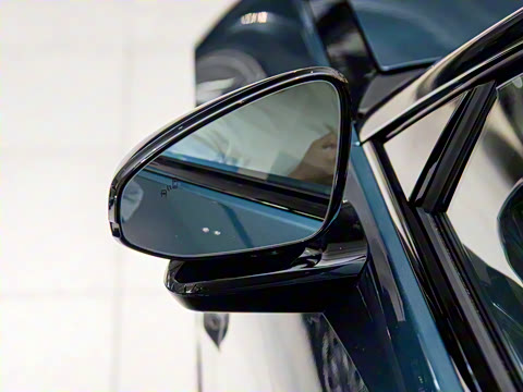 2025�� 702 ������ Ultra