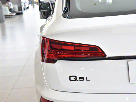 2025�� quattro 45�����ذ� 45 TFSI ������