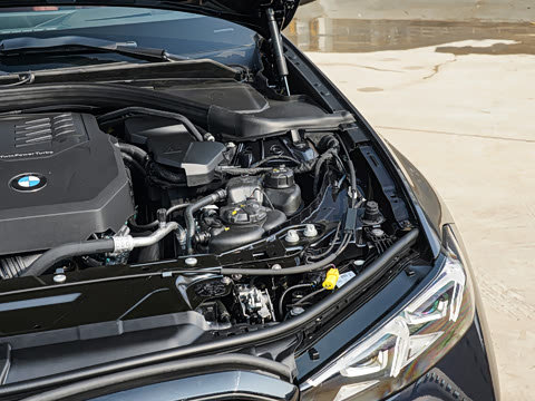 2026�� 330i M�˶���ҹ��װ