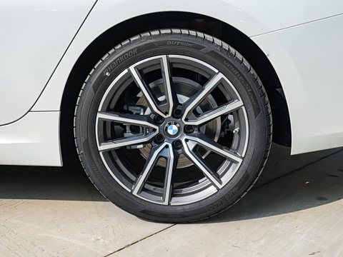 2026�� 325i M�˶���װ