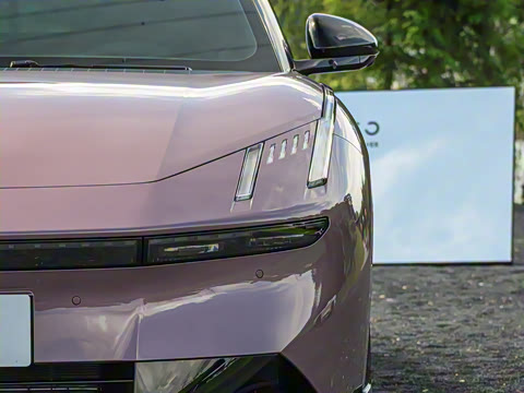 2025�� 240����Ultra