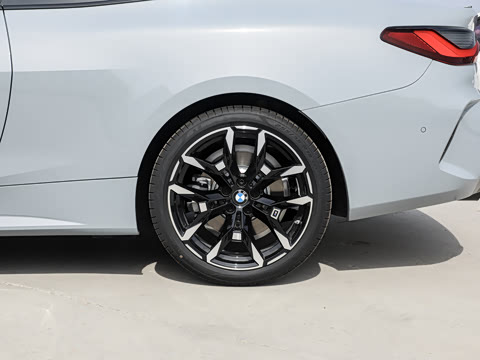 2026�� 430i M�˶���ҹ��װ