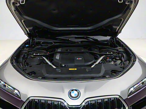 2023�� M760Le xDrive