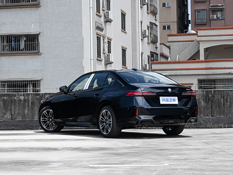 2026�� 525i M�˶���װ