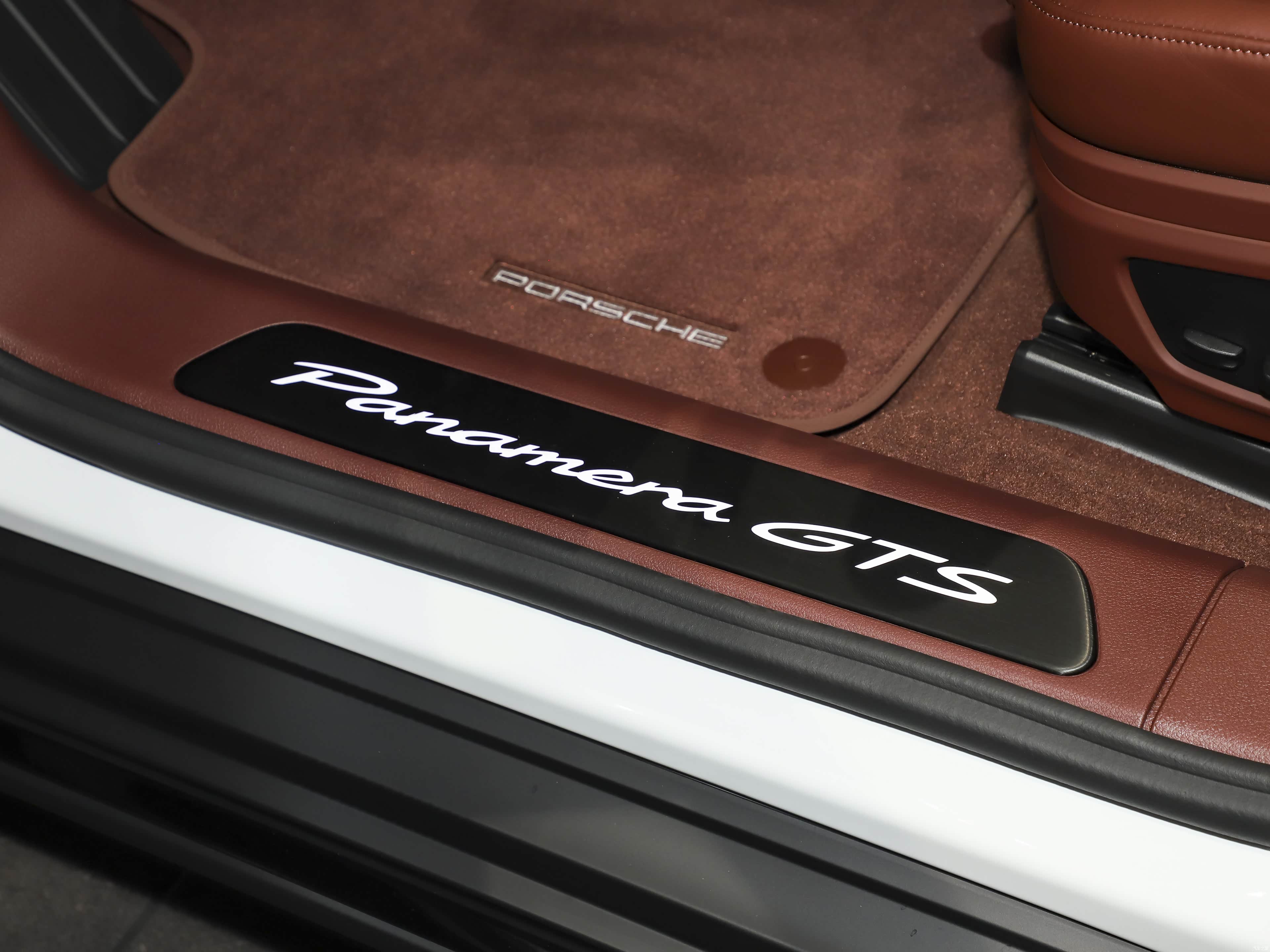 Porsche Panamera, миниатюра 27
