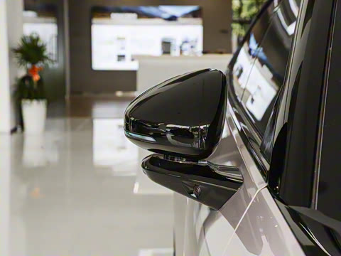 2025�� 702 ������ Ultra