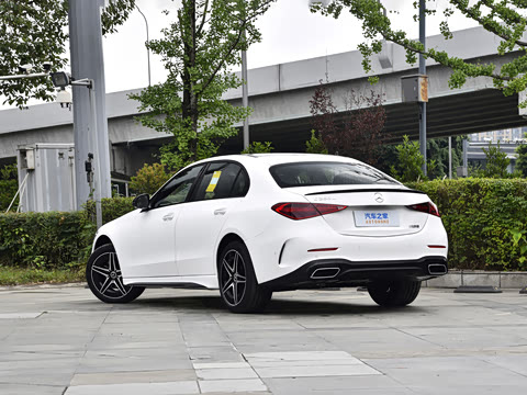 2026�� �Ŀ� C 260 L �ҹ�˶���