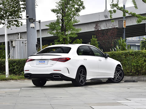 2026�� �Ŀ� C 260 L �ҹ�˶���